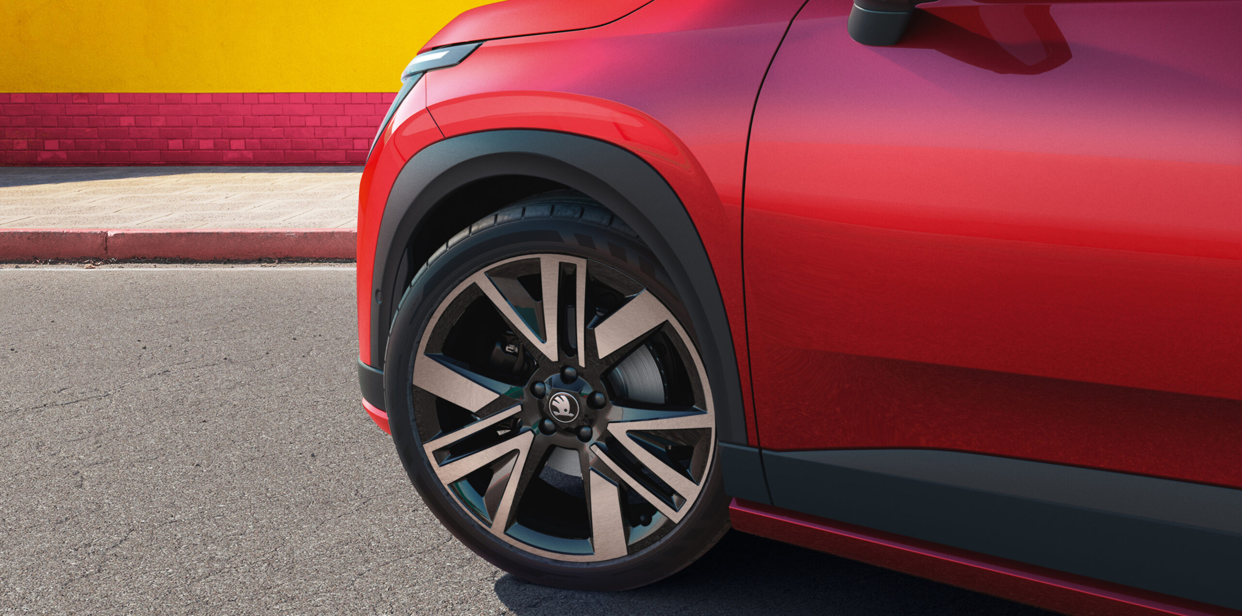 Škoda Epiq Sportline fekete tetővel és 19 colos fekete kerekekkel, hivatalos sajtófotó